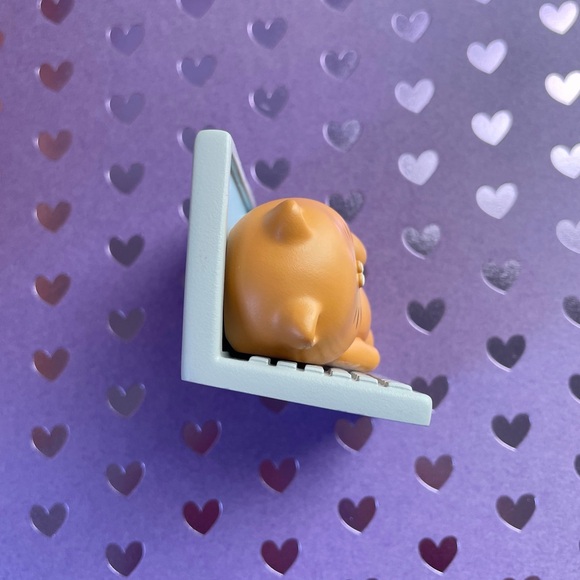 Cute Cat Figurine on Laptop - Picture 5 of 7